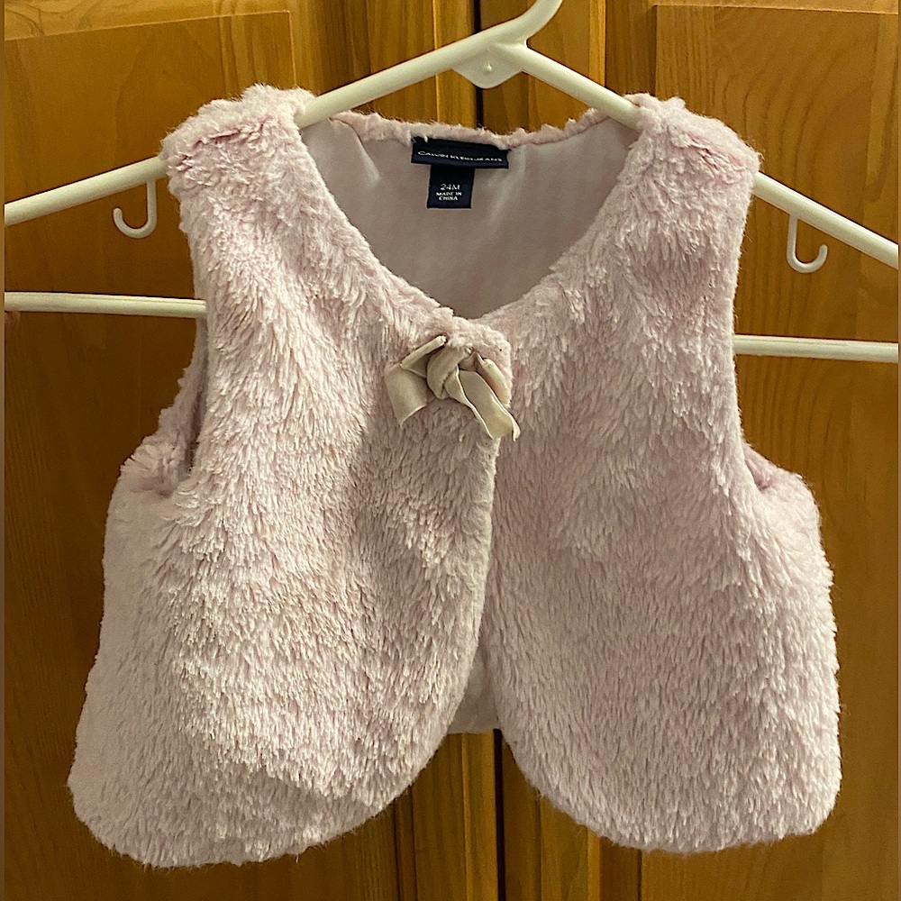 Calvin Klein Faux Fur Toddler Girl Vest With Snap and Bow, Size 24 Months